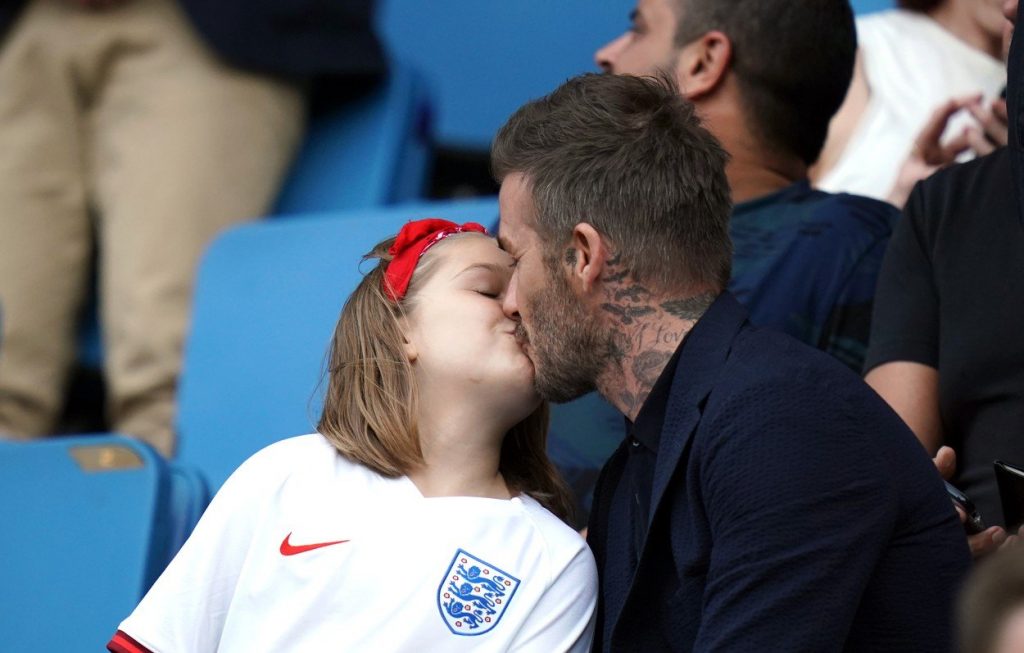 David Beckham poljubil hčerko na usta
