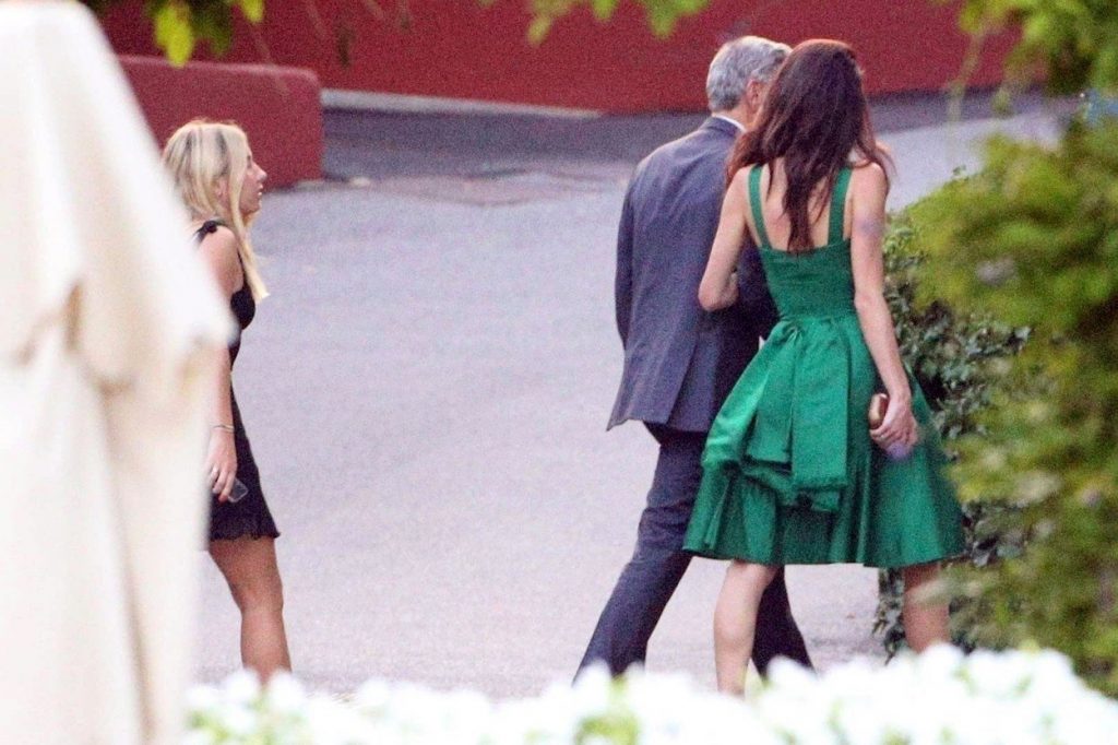 Amal Clooney v zeleni obleki 3
