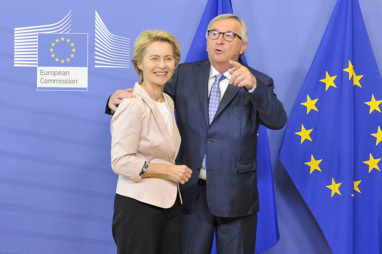 Ursula Von Der Leyen juncker