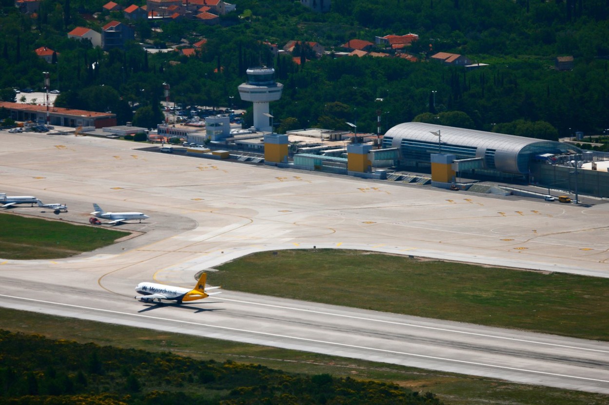 rop na letališču v Dubrovniku