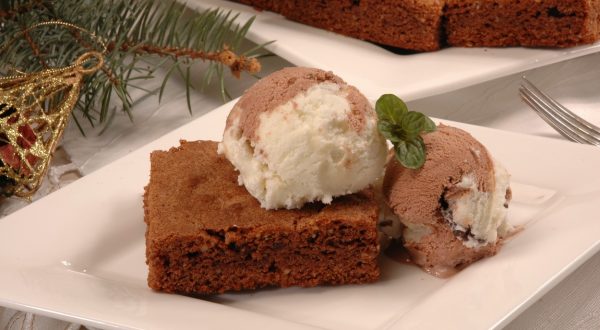 čokoladni kolač iz treh sestavin recept