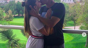Partnerki nogometaša med vožnjo zastalo srce
