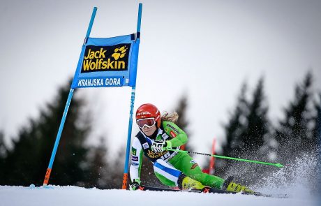 Viktoria Rebensburg se je izenačila s Tino Maze, štiri Slovenke s točkami