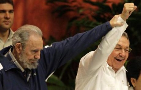 Deset let brez Fidela, a še vedno s Castrom