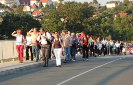 Odstiranje Agatinih tančic