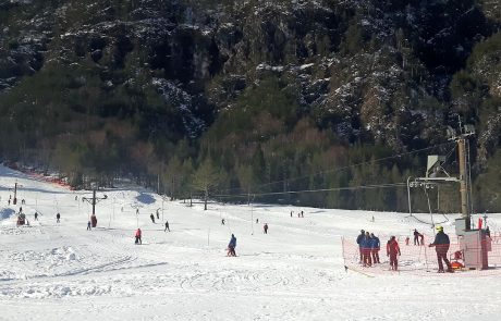 Zimsko vreme prebudilo tudi manjša smučišča