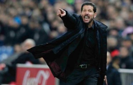 [VIDEO] Kdo je vrgel žogo? Simeone do konca prvenstva na tribuni