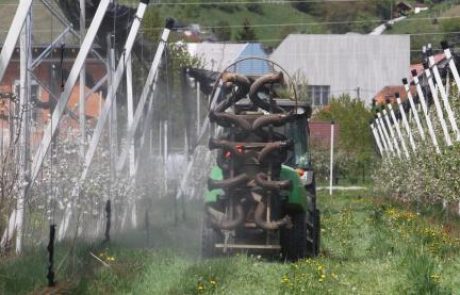 Sadjarji in vinogradniki z umetnimi oblaki nad nizke temperature