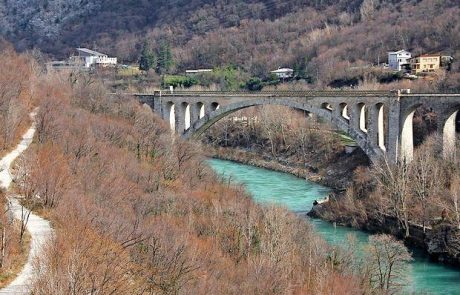 Švicar umrl zaradi padca z mostu