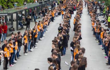 [FOTO] Maturanti zaplesali v več kot 20 mestih, tudi v Ljubljani