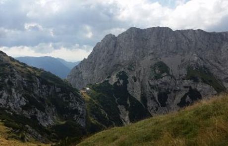 Poljakinja na Kamniškem sedlu padla 200 metrov in umrla na kraju