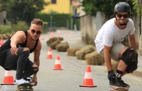 [FOTO] V Kranju so prepričani, da svet stoji na mladih – ti pa na rolki!