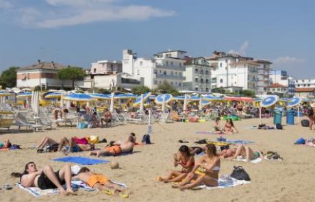 Italijani vabijo na plaže: Če ne porjavite, vam vrnemo denar!