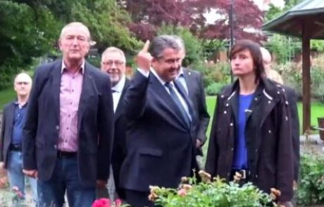 [VIDEO] Nemški podkancler desničarskim skrajnežem pokazal sredinca