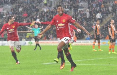 18-letni Rashford rešil United in postal Mourinhov adut s klopi