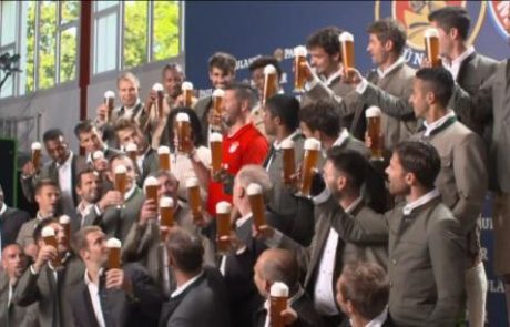 [VIDEO] Ancelotti ima razloge za proslavljanje, odpravlja se na Oktoberfest