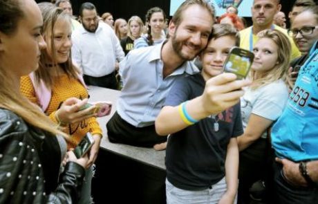 [VIDEO] Motivator Nick Vujicic mladim: Življenje brez poraza ne obstaja!