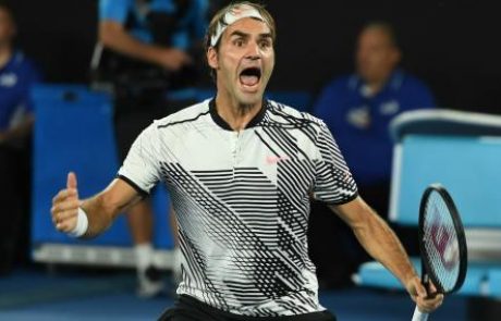 [VIDEO] Federer zavrtel čas nazaj in z odlično igro izločil Nishikorija