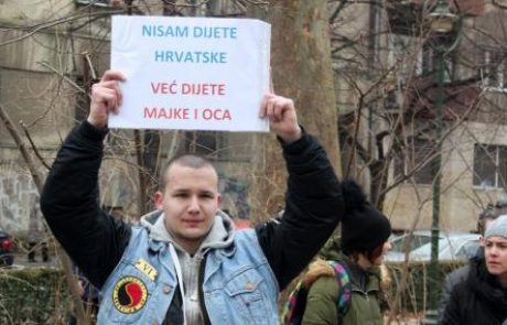 V Zagrebu protesti proti vojaškemu roku: Nočemo umreti za Todorića in Kolindo!