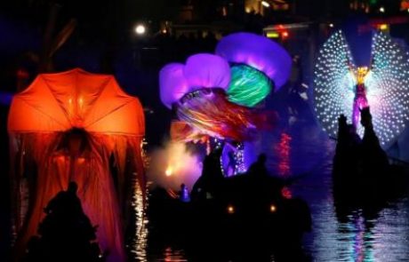[VIDEO] S spektaklom na vodi veličastno odprli beneški pustni karneval