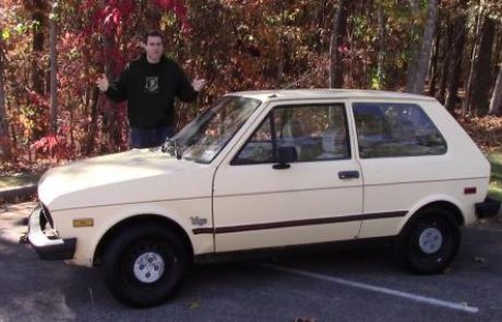 [VIDEO] Ameriški novinar pojasnjuje, zakaj je yugo najslabši avto vseh časov