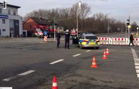 [FOTO in VIDEO] Iz kemične tovarne v Nemčiji pušča strupen plin, prebivalci ogroženi