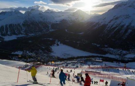 [VIDEO] Z vrvi nad ciljno areno padla kamera, veleslalom prestavljen