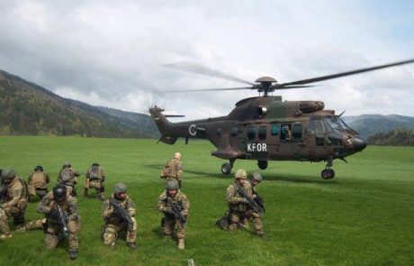 Vlada končno uskladila plače vojakov na misiji v Latviji z drugimi mednarodnimi operacijami