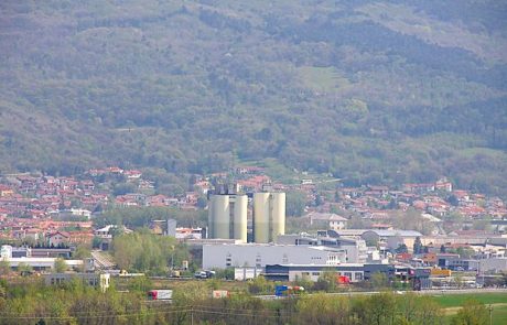 Preboj tudi z golfom in žičnico?