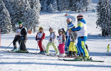 Šolarji iz Maribora in okolice na brezplačno smuko z Ilko Štuhec