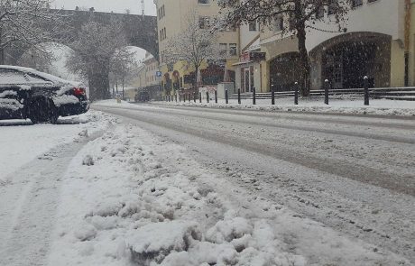 Sol na cestah? Tako lahko zaščitite svoje vozilo