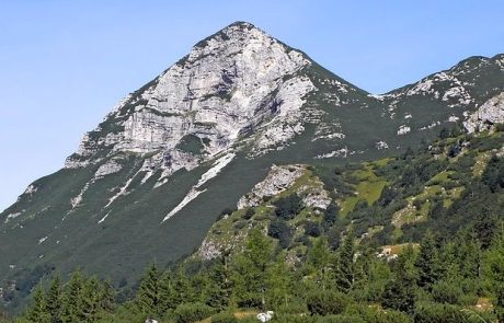 Gora, na pobočjih katere so nekoč kopali železovo rudo