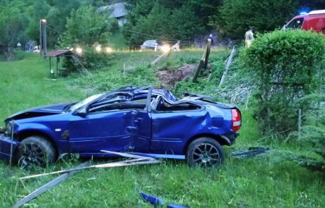 FOTO: Koroški gasilci posredovali v prometni nesreči