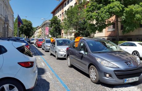 FOTO in VIDEO: »To, da so šli na ulice, izkazuje njihovo stisko«