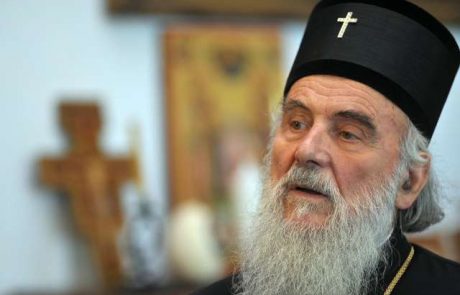 Za posledicami okužbe z novim koronavirusom je danes umrl patriarh Srbske pravoslavne cerkve Irinej