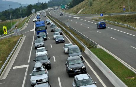 Cesta Tržič-Ljubelj zaprta, obvoz urejen le za osebna vozila