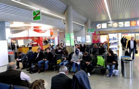 Od polnoči prepovedan potniški letalski promet iz in v Slovenijo