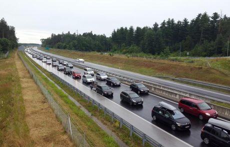 V teh dneh previdno in strpno na cestah med Avstrijo in Hrvaško