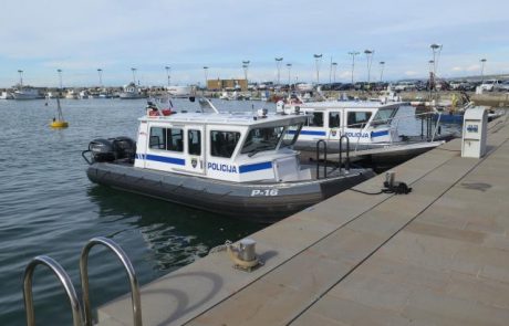 V Kopru splovili nova policijska čolna: “Policisti bodo z njima lahko kos vsem zahtevnim nalogam”