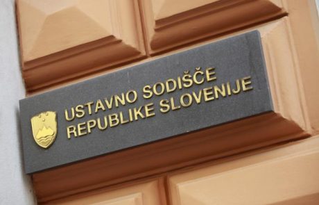 SDS in Levica vložili zahtevo za oceno ustavnosti novele zakona o kazenskem postopku
