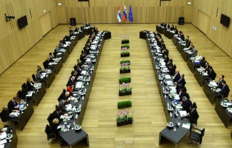 Obisk srbske vlade v Sloveniji v znamenju gospodarstva in nasledstva