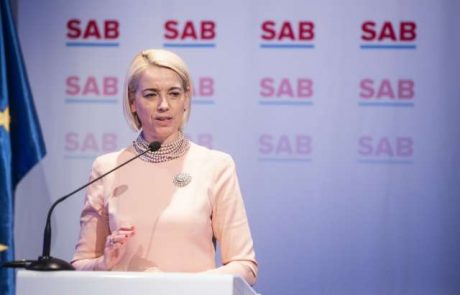 Angelika Mlinar nosilka liste SAB za evropske volitve