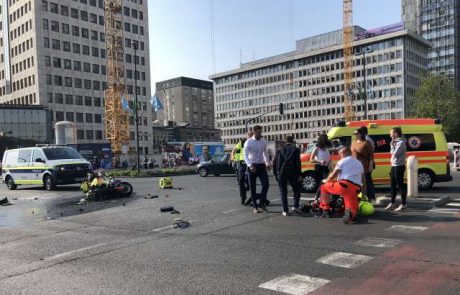 V centru Ljubljane se je zgodila prometna nesreča, v kateri se je hudo poškodoval reševalec na motorju