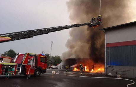 V požaru na Ižanski cesti za 150.000 evrov škode, ostaja sum kaznivega dejanja