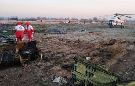 Ukrajinsko letalo se je pred strmoglavljenjem zaradi “težave” obrnilo proti letališču