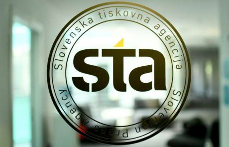Urad vlade za komuniciranje ustavil financiranje Slovenske tiskovne agencije