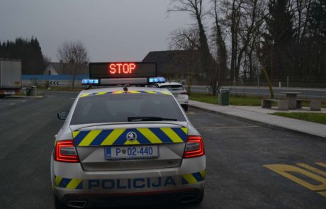 Policisti danes ob poostrenem nadzoru avtocestne varnostne razdalje na Celjskem odkrili 45 kršitev