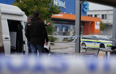 Policija še ni izsledila strelcev, ki so v ljubljanskem nakupovalnem središču ustrelili tri osebe