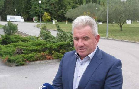 Sodišče prilepilo zaušnico ministru Vizjaku, kritiki se veselijo