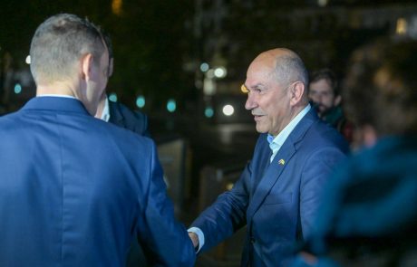 Neuradno: Janša se po volilnih porazih poslavlja, na čelu SDS naj bi ga nasledil Anže Logar